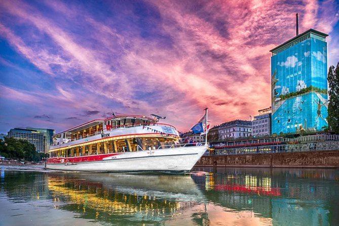 Family Deluxe A Stone Throw From The City Centre And Danube Vienna Exterior photo