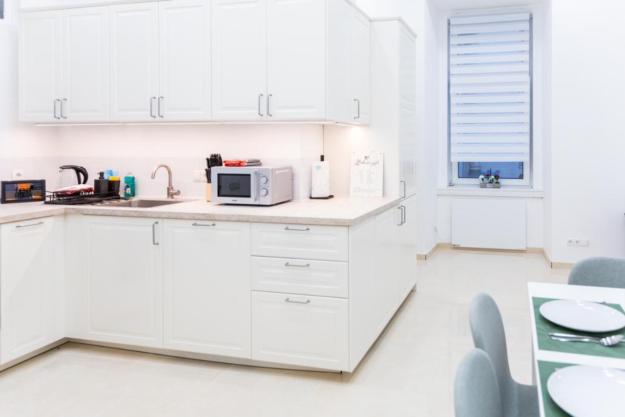 Family Deluxe A Stone Throw From The City Centre And Danube Vienna Exterior photo